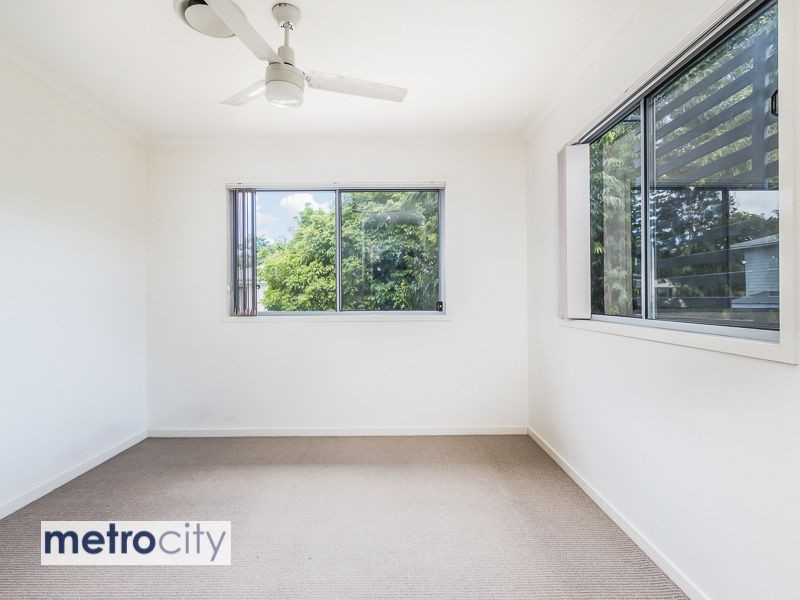 1/80-82 Clarence Road, Indooroopilly QLD 4068