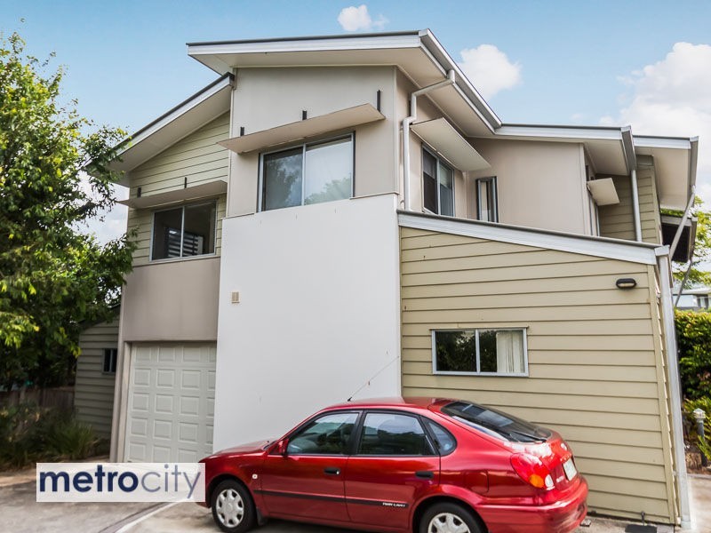 1/80-82 Clarence Road, Indooroopilly QLD 4068