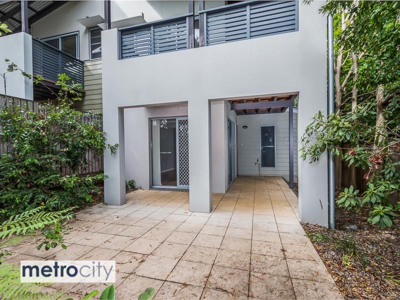 1/80-82 Clarence Road, Indooroopilly QLD 4068