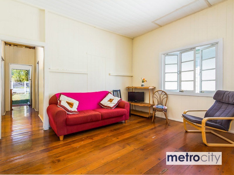 25 Middle Street, Highgate Hill QLD 4101