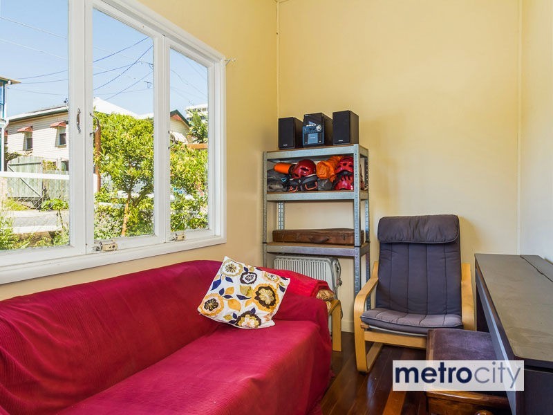 25 Middle Street, Highgate Hill QLD 4101