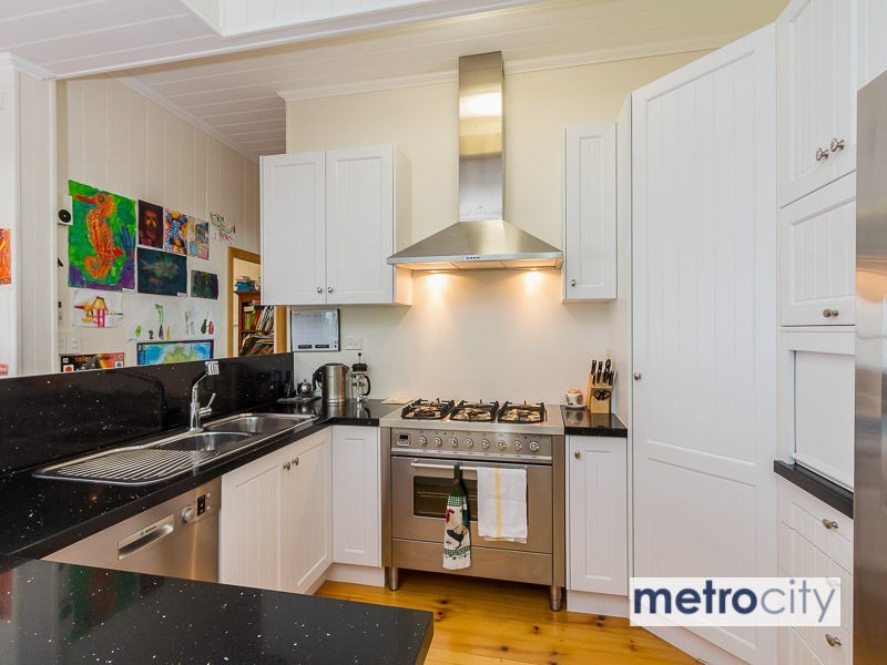 38 Gray Road, West End QLD 4101