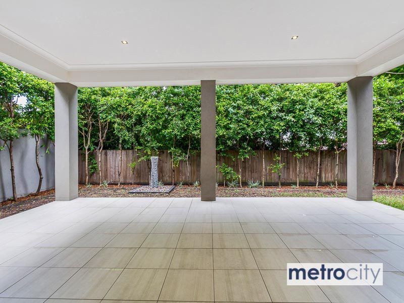 1 Lochaber Street, Dutton Park QLD 4102