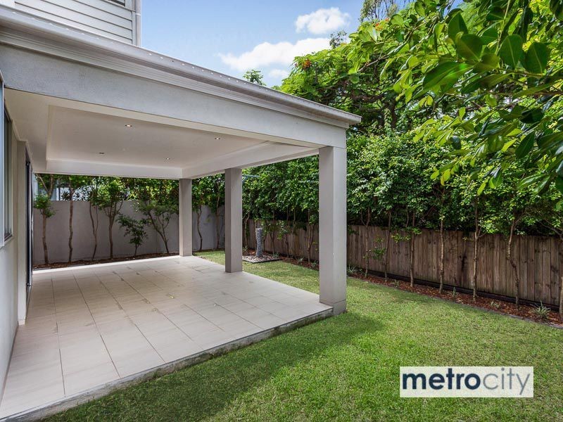 1 Lochaber Street, Dutton Park QLD 4102