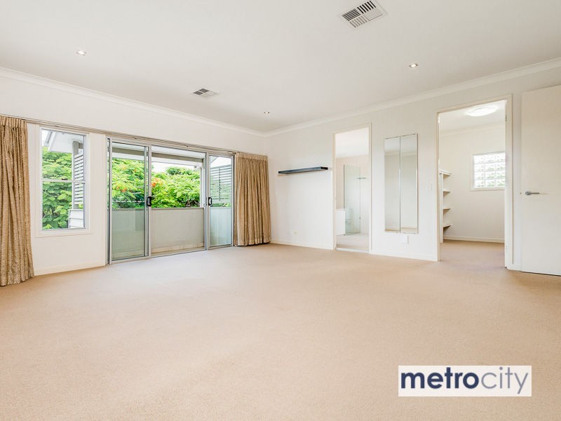 1 Lochaber Street, Dutton Park QLD 4102