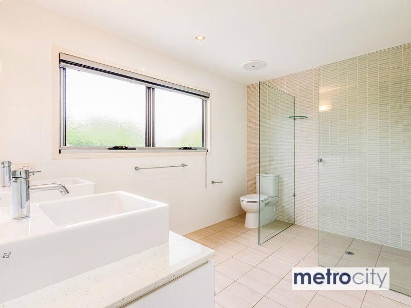 1 Lochaber Street, Dutton Park QLD 4102