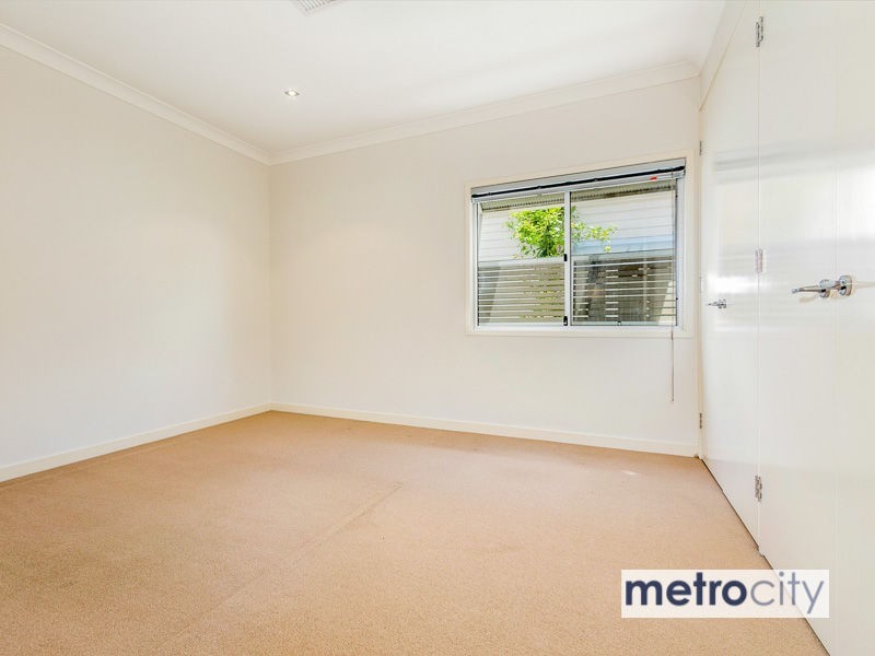 1 Lochaber Street, Dutton Park QLD 4102