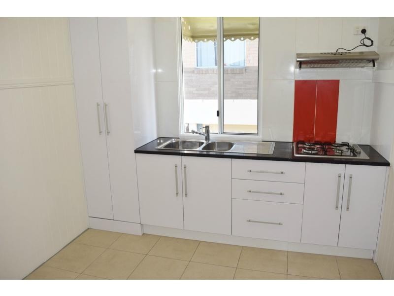 6 Cross Street, Fairfield QLD 4103