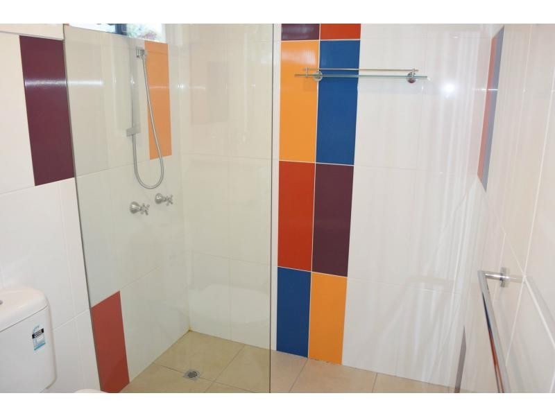 6 Cross Street, Fairfield QLD 4103