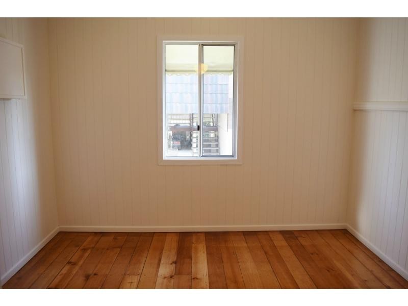 6 Cross Street, Fairfield QLD 4103