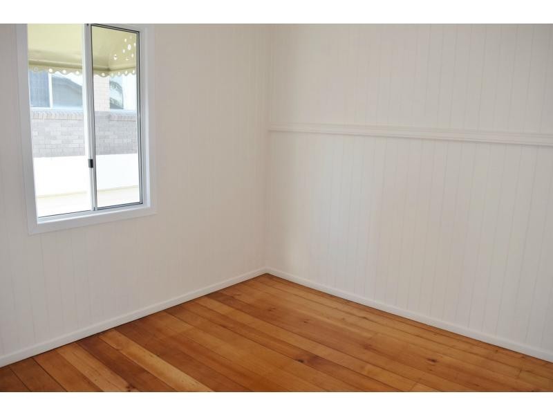 6 Cross Street, Fairfield QLD 4103