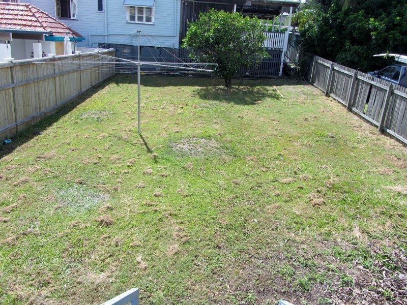 6 Cross Street, Fairfield QLD 4103