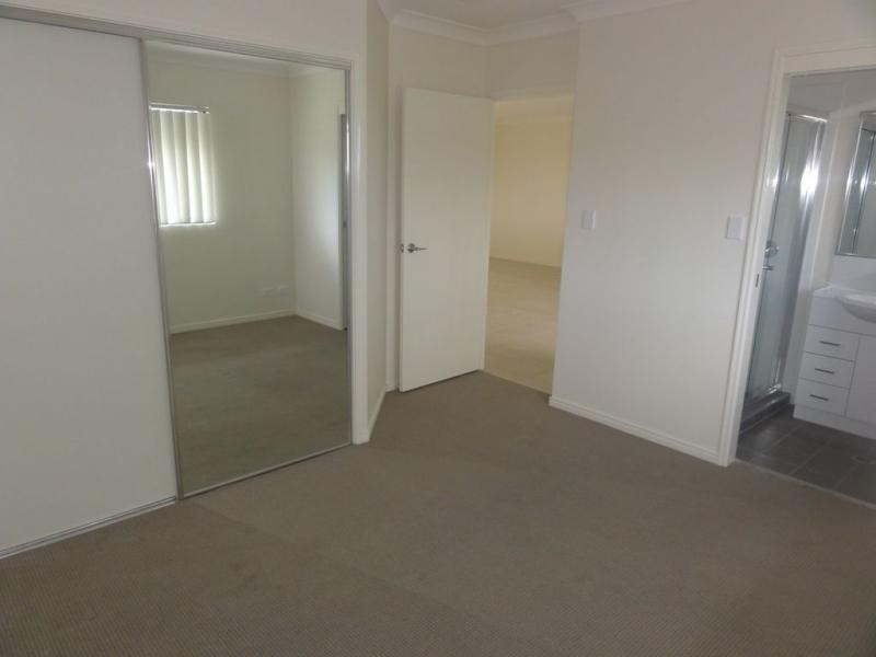 26-28 Bradley Avenue, Kedron QLD 4031