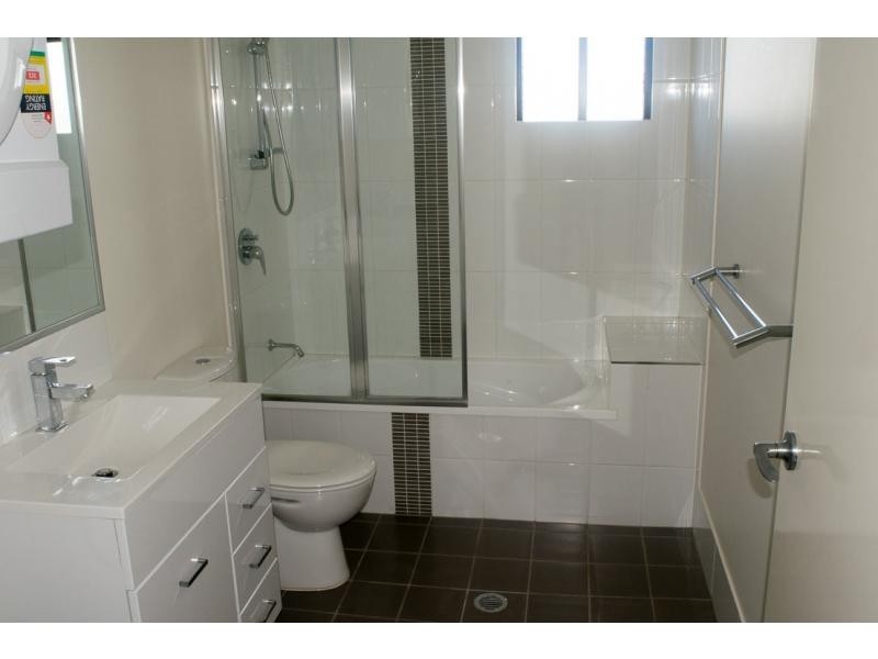 26-28 Bradley Avenue, Kedron QLD 4031