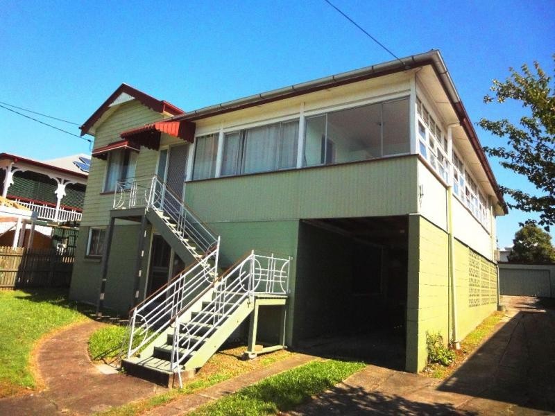 14 Lackey Avenue, Coorparoo QLD 4151