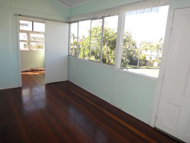 14 Lackey Avenue, Coorparoo QLD 4151