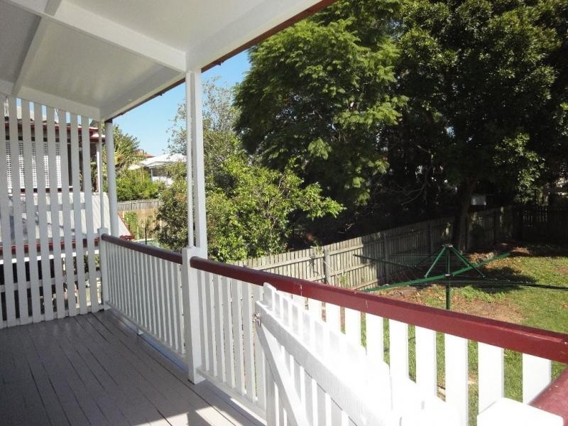 14 Lackey Avenue, Coorparoo QLD 4151