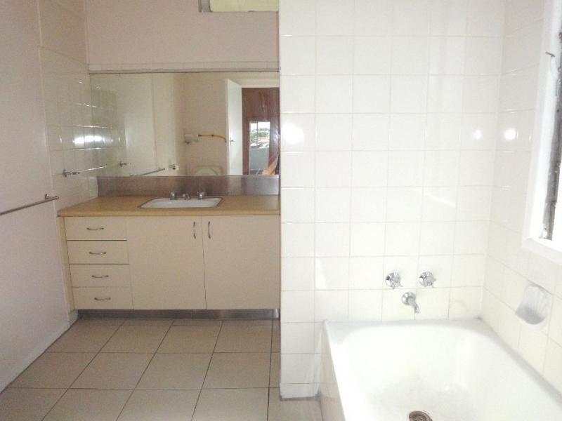 14 Lackey Avenue, Coorparoo QLD 4151