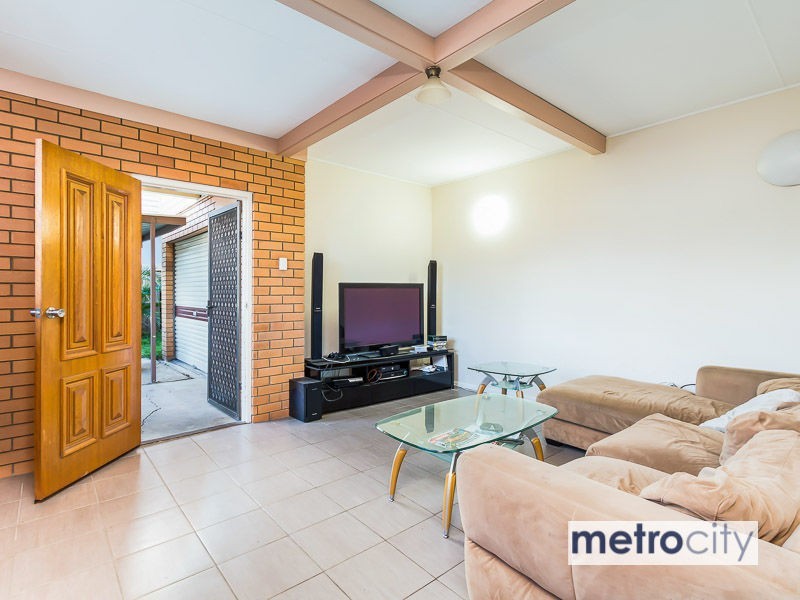 19 Lancelot Street, Tennyson QLD 4105