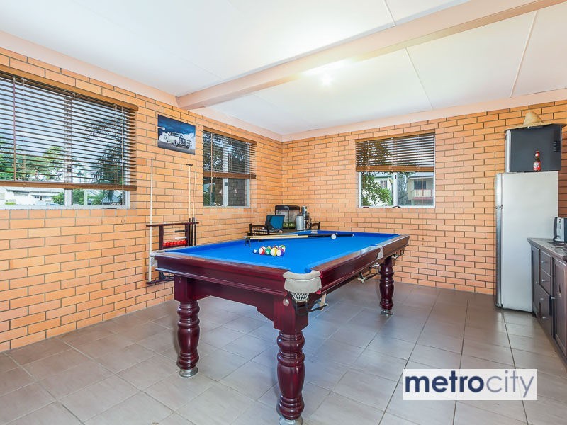 19 Lancelot Street, Tennyson QLD 4105