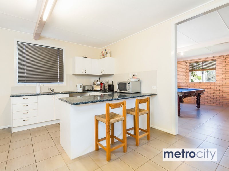 19 Lancelot Street, Tennyson QLD 4105