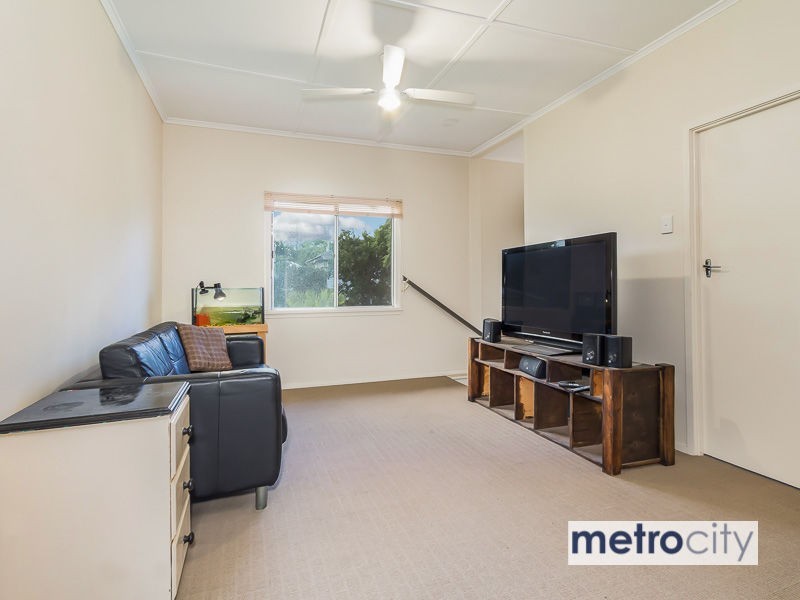 19 Lancelot Street, Tennyson QLD 4105