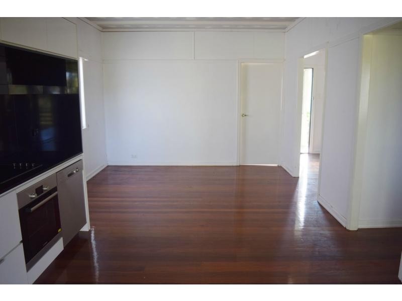 20 Crutchley Street, Fairfield QLD 4103