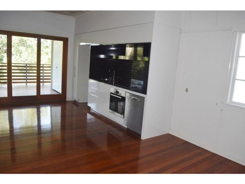 20 Crutchley Street, Fairfield QLD 4103