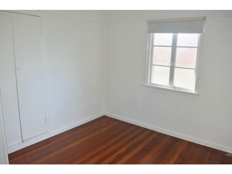 20 Crutchley Street, Fairfield QLD 4103