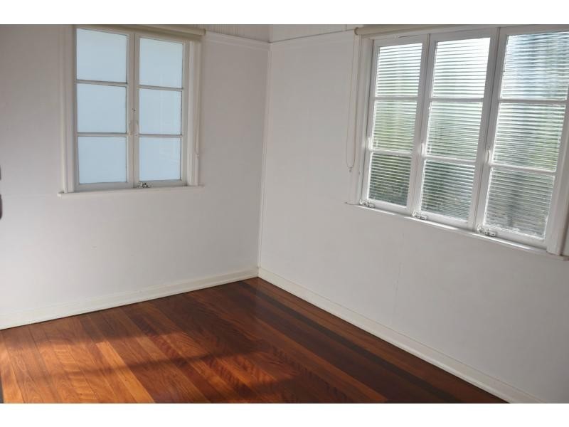 20 Crutchley Street, Fairfield QLD 4103