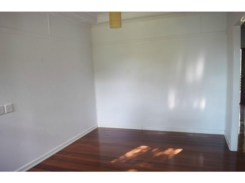 20 Crutchley Street, Fairfield QLD 4103