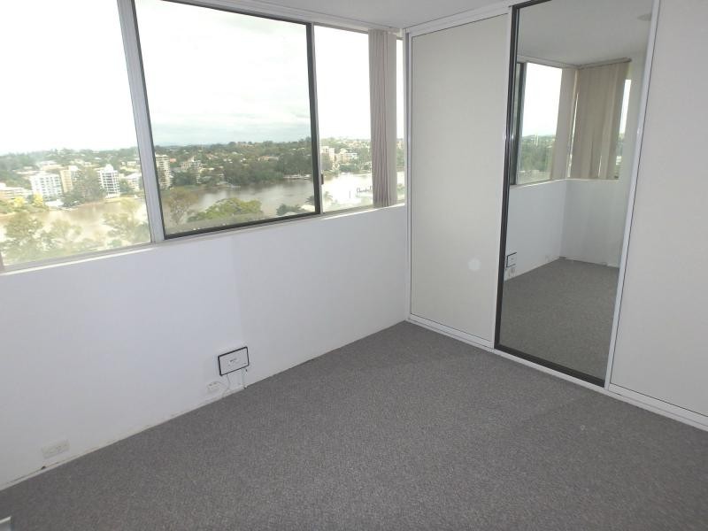 8 Doris Street, Highgate Hill QLD 4101