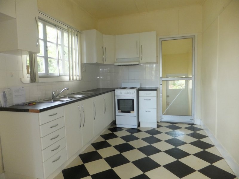 81 White Street, Graceville QLD 4075