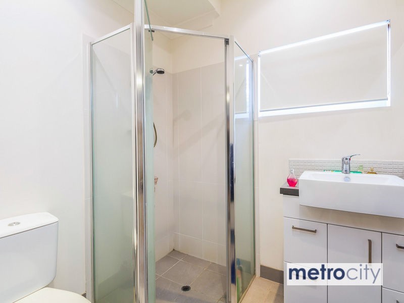 33/108 Nicholson Street, Greenslopes QLD 4120