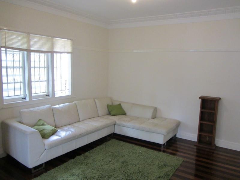 19 Ashby Street, Fairfield QLD 4103