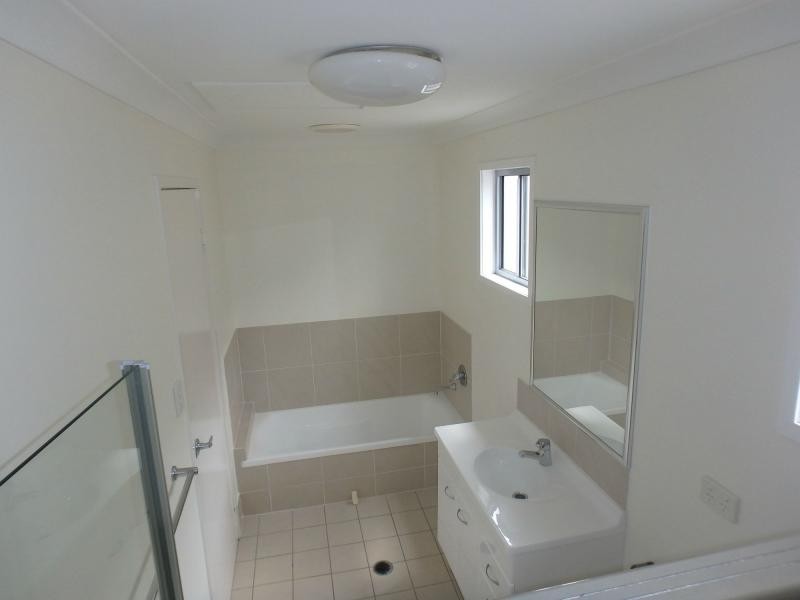 2/40 Julia Street, Wavell Heights QLD 4012