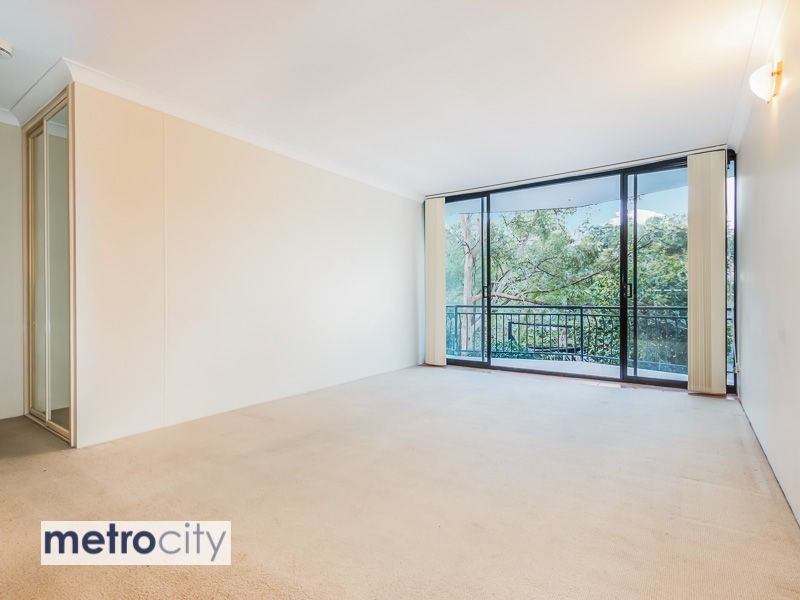 25 Dudley Street, Highgate Hill QLD 4101