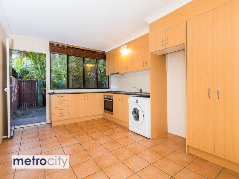 25 Dudley Street, Highgate Hill QLD 4101