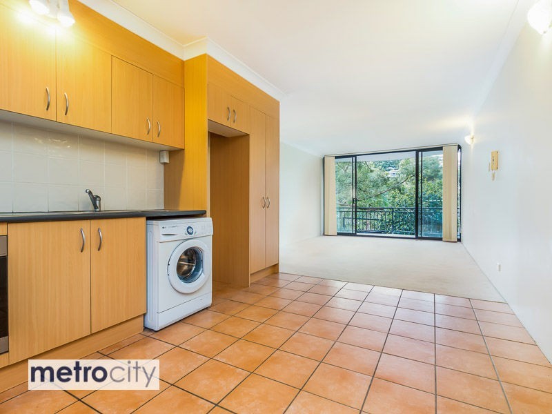 25 Dudley Street, Highgate Hill QLD 4101