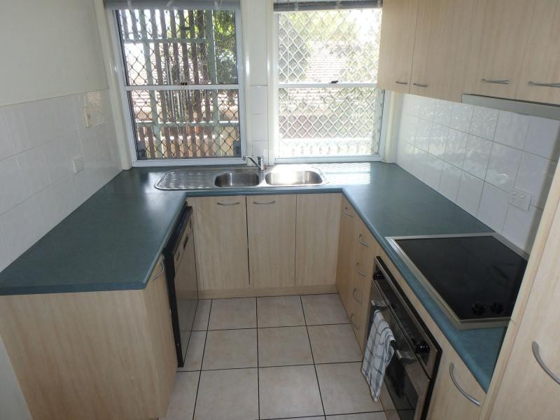 2/12 Wilkie Street, Yeerongpilly QLD 4105