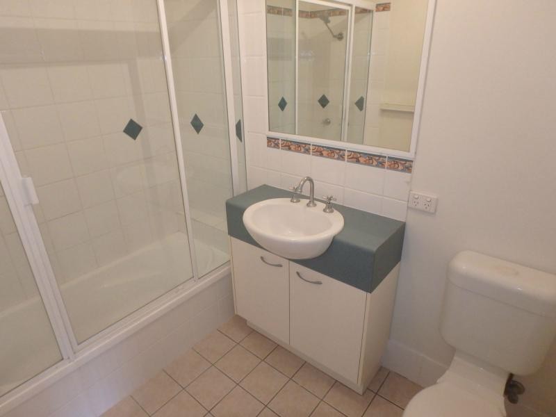 2/12 Wilkie Street, Yeerongpilly QLD 4105