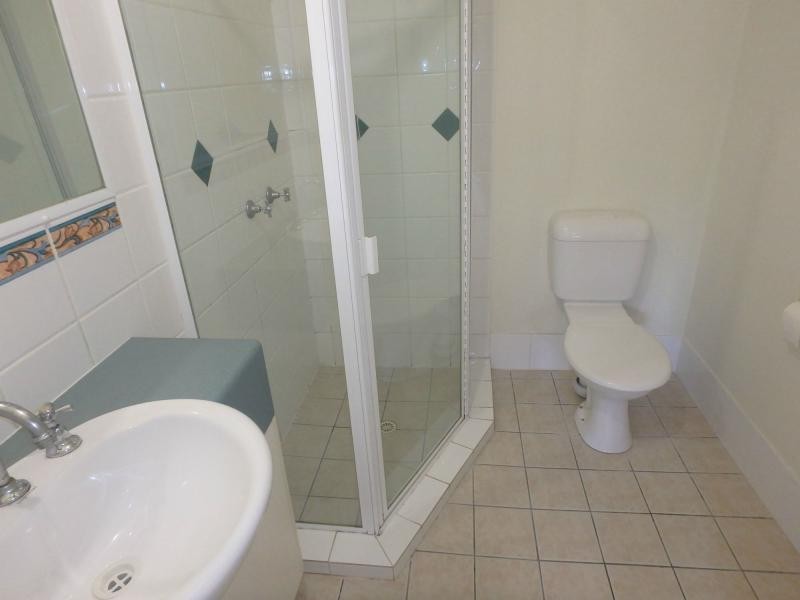 2/12 Wilkie Street, Yeerongpilly QLD 4105