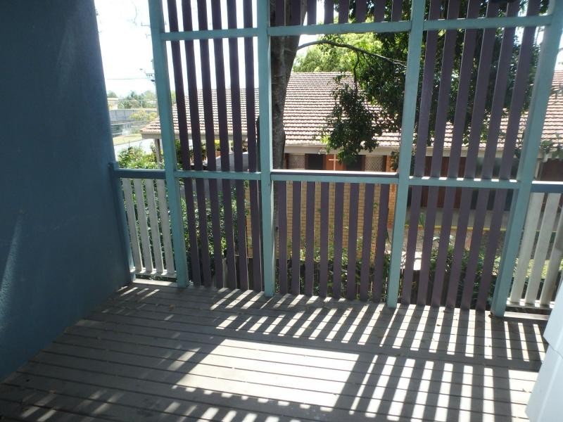 2/12 Wilkie Street, Yeerongpilly QLD 4105