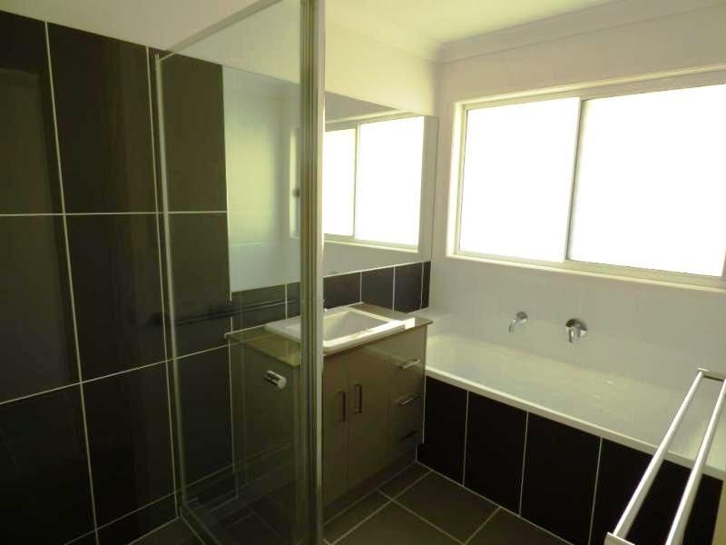 19 Sanctuary Close, Springfield Lakes QLD 4300