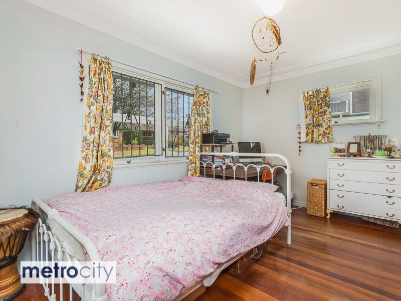 9 Quandong Street, Ashgrove QLD 4060