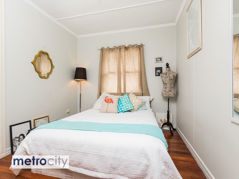 9 Quandong Street, Ashgrove QLD 4060