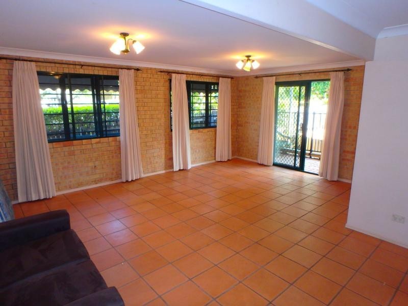 33 Brassey Street, Fairfield QLD 4103