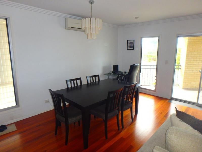 2/70 Kadumba Street, Yeronga QLD 4104