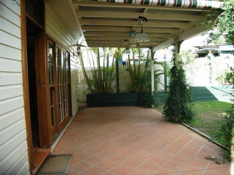 4 Grantham Street, Dutton Park QLD 4102