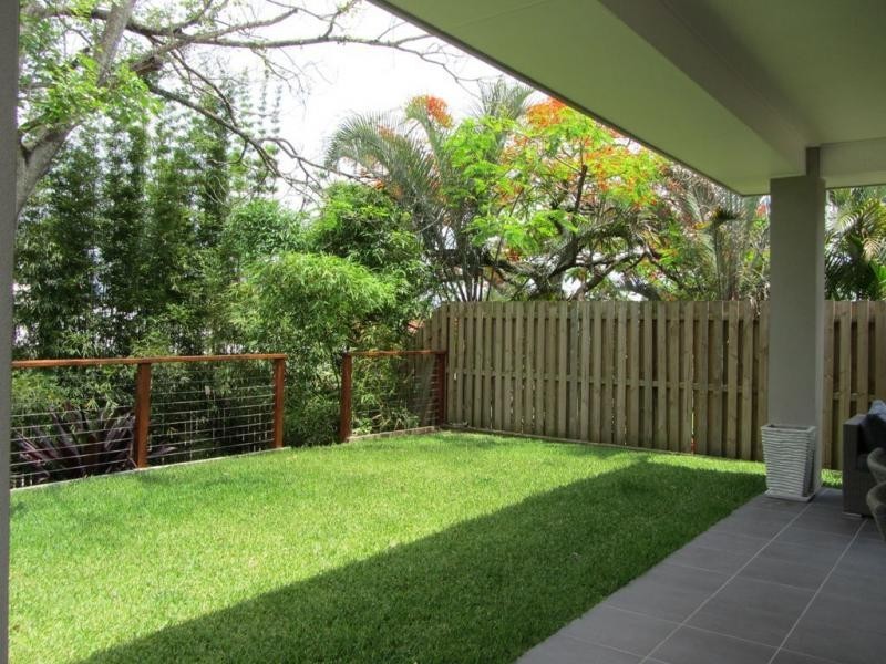 65 Newcastle Street, Fairfield QLD 4103